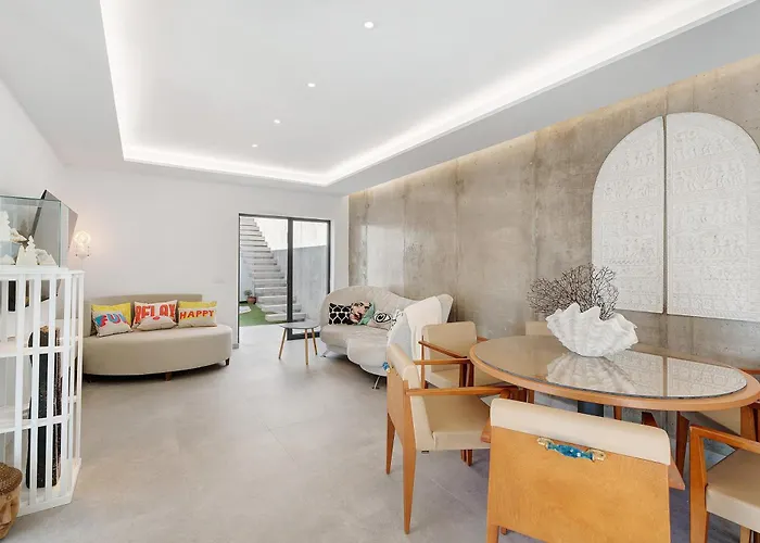 Alba House